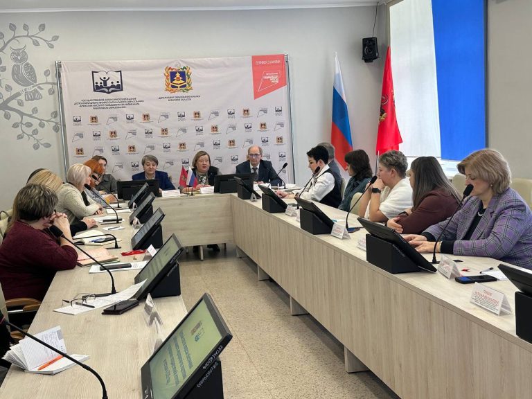 Круглый стол с участием председателей и заместителей председателей предметных комиссий ГИА